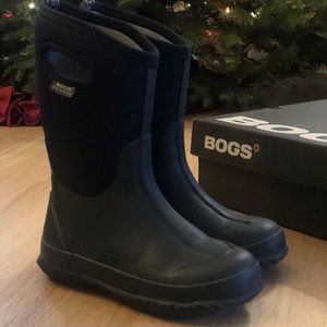 Bogs Classic High Handle Black Kids Boots (sz 4)